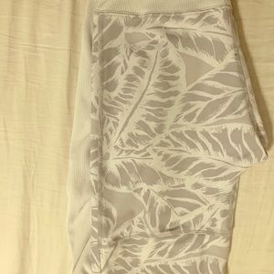 Alo Goddess Yoga pants